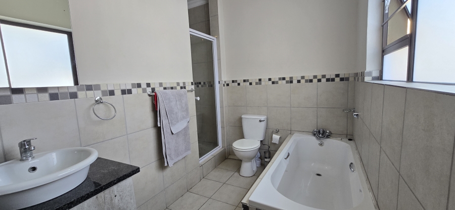 3 Bedroom Property for Sale in Waterval East North West